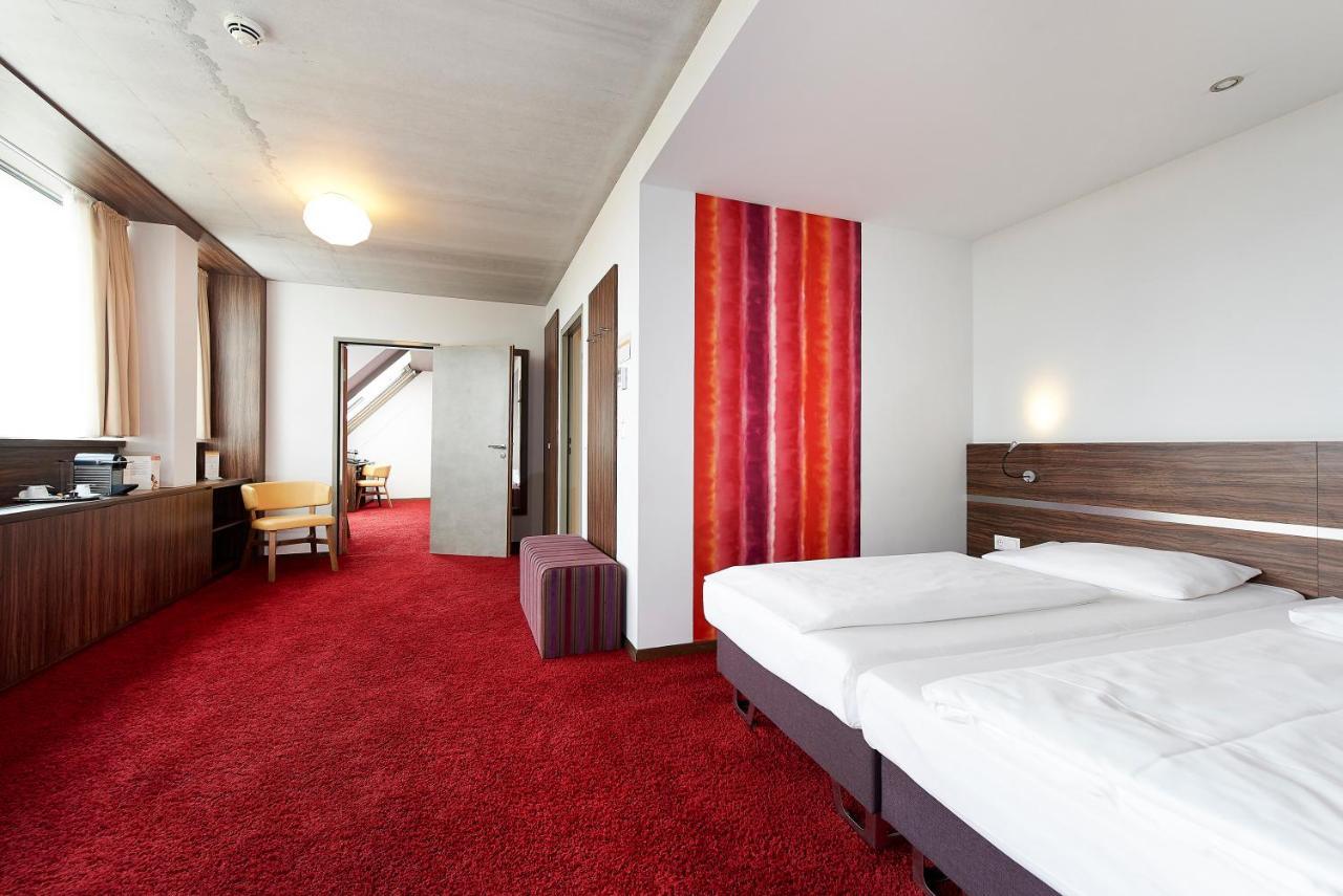 Simm's - Cityhotel Next To Metro U3 Viena