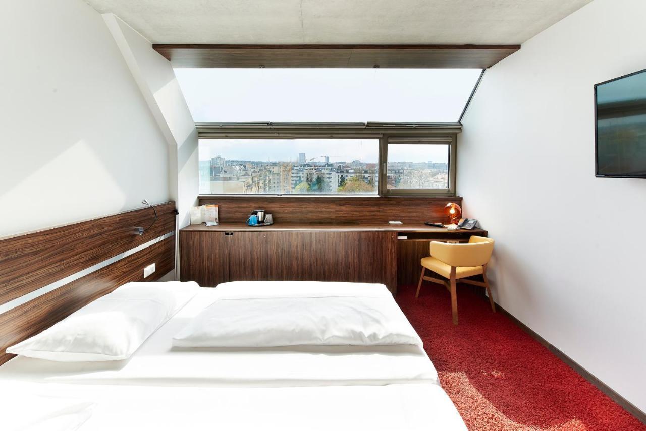 Simm's - Cityhotel Next To Metro U3 Viena