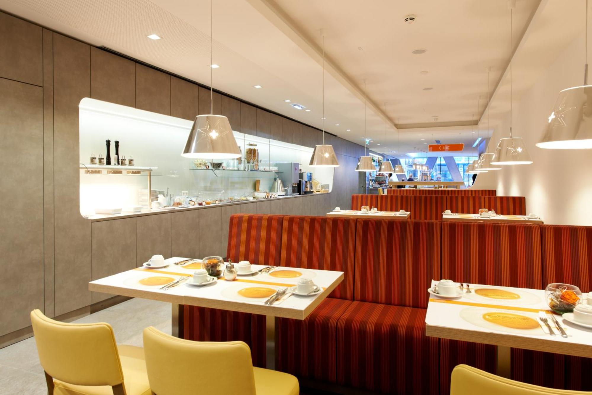 Simm's - Cityhotel Next To Metro U3 Viena